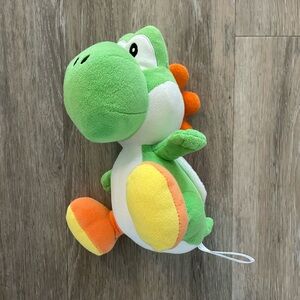Nintendo Super Mario Yoshi plush stuffed animal 8.5”
